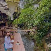 ร้านอาหารริมลำธาร  แม่ลาย เชียงใหม่