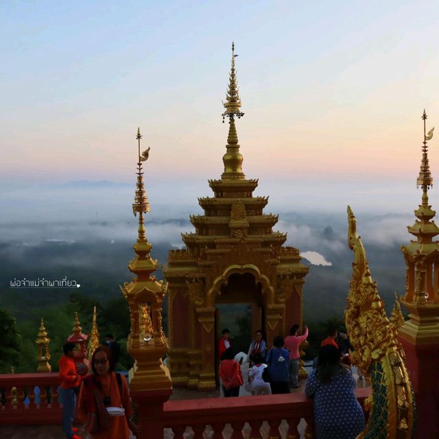 วัดพระธาตุดอยพระฌาน วัดสวยบนเขา
