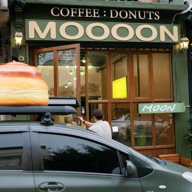 MooN.Doughnuts Coffee