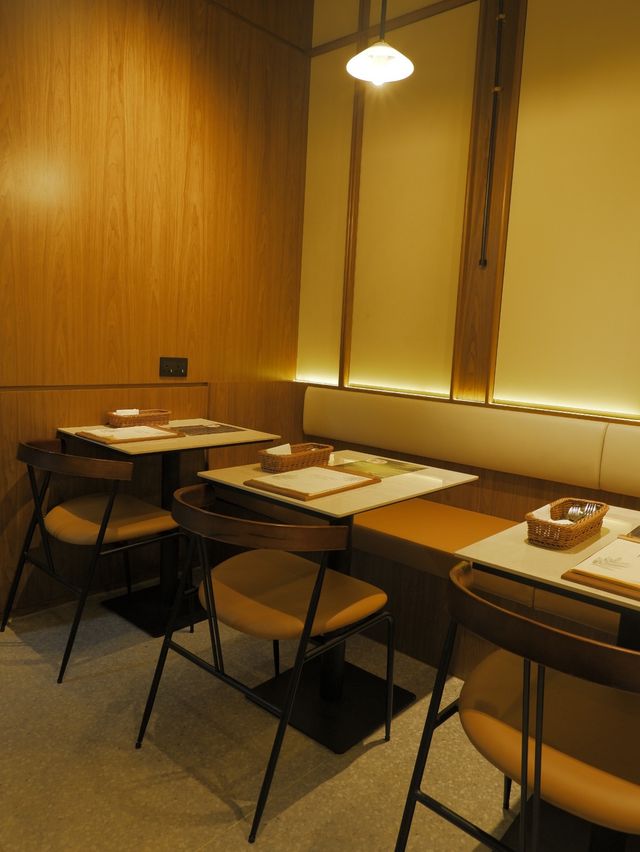 深木🪵系Cafe，三文魚意粉超足料 