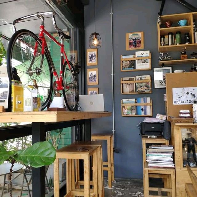 TOP TUBE BIKE & CAFÉ

