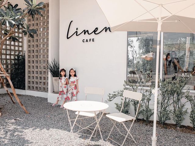 คาเฟ่แสงสวย Linen cafe