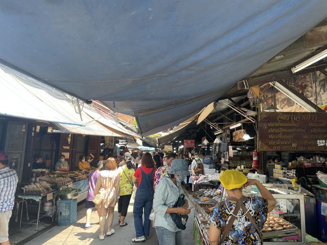 ตลาด100ปีสามชุกที่ยังมีลมหายใจ