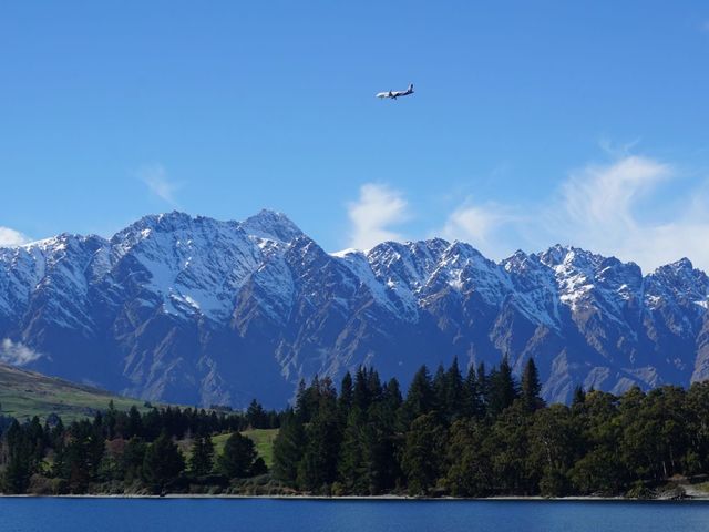 Plane spotting along the lake