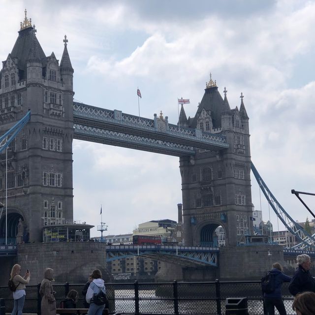 most beautiful bridge in London 