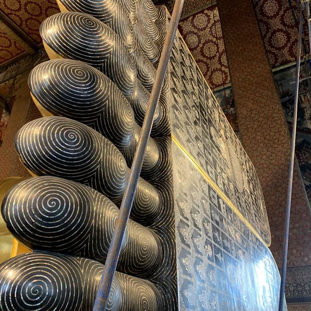 Peaceful Temple with Giant Buddha in Bangkok