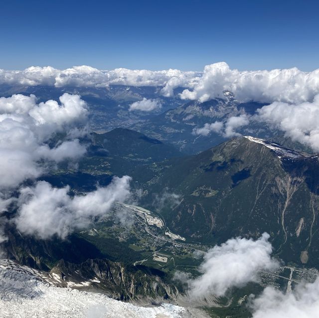 Mountain Top, Cloud and Snow