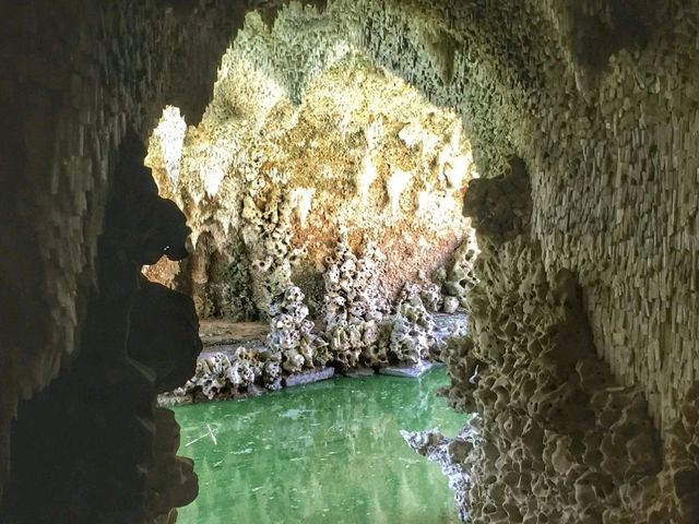 The Grotto in Painshill Park 😮