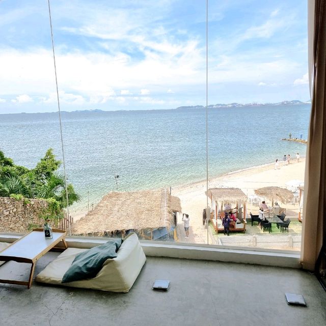 ปูซานทิพย์ที่พัทยา กับ S'more beach cafe