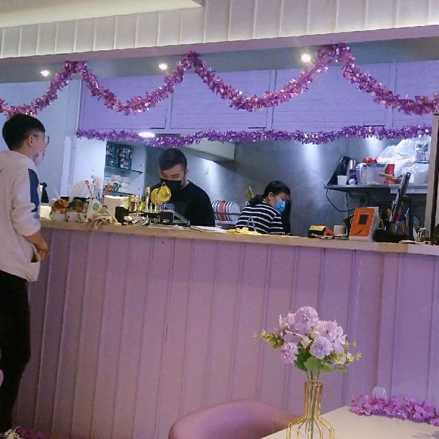 太子打卡紫色主題cafe