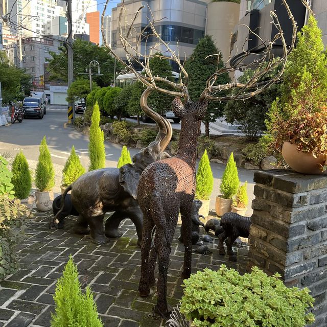 문을 여는 순간 여기는 부산시 태국구!