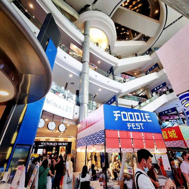 Big Malls Located east of Bangkok City