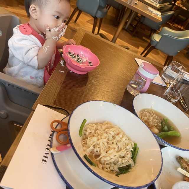 食物款式選擇多！龍蝦好新鮮