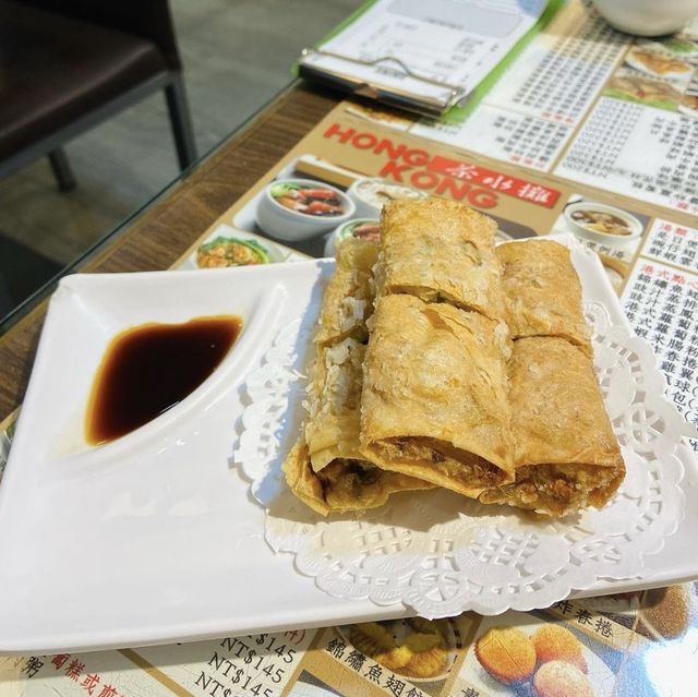 ［台北/東區］ 茶水攤🇭🇰｜香港人也推薦的道地港式茶餐廳！鮮蝦腐皮捲好吃欸🤤 