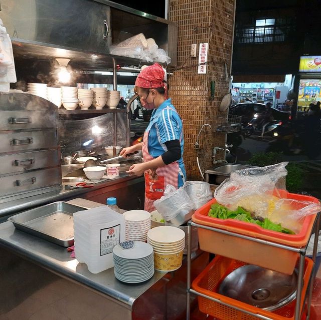 基隆中正區中船路-蔡家知高飯