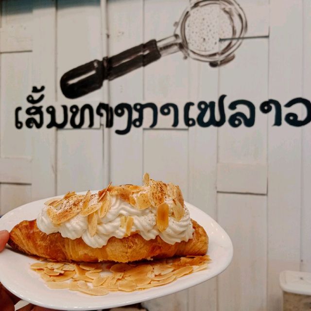 The Lao Cafe' Coffee& Music Angthong