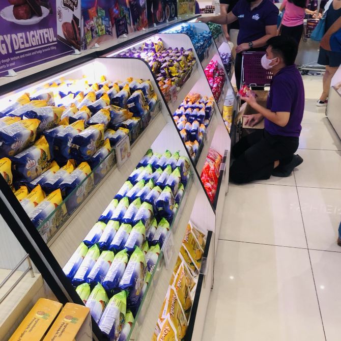 Iconic Chinese Deli, Eng Bee Tin in Manila China Travelogues