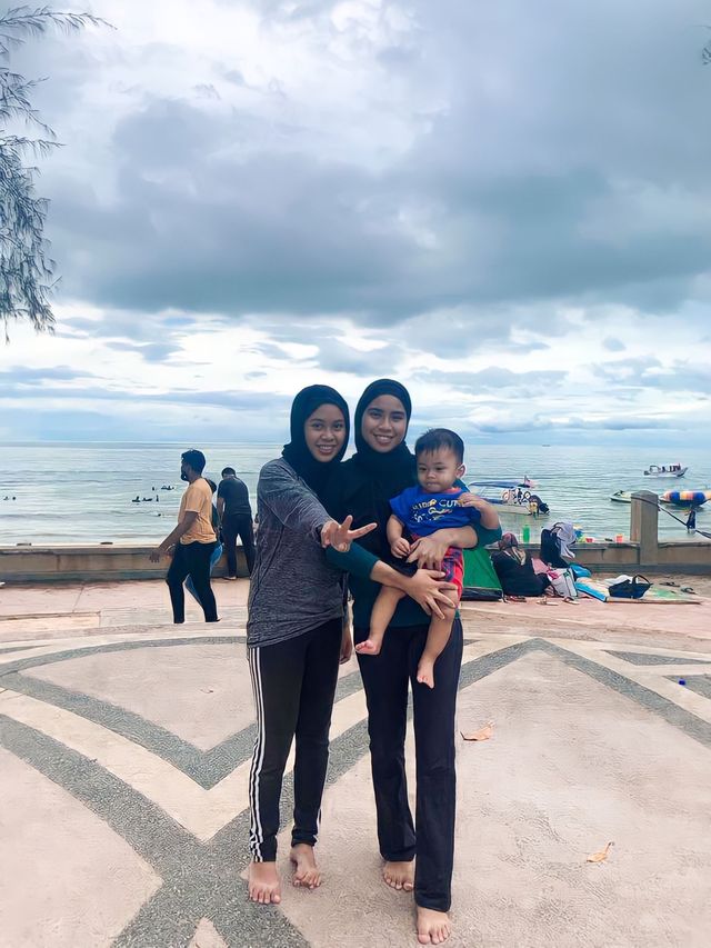 Pantai Teluk Kemang