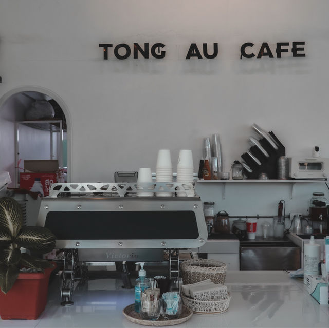 TONG AU CAFE ในวันที่ชีวิตต้องการกาแฟ