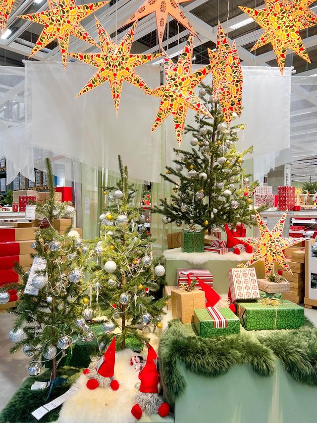 크리스마스 소품과 트리가 가득한 광명이케아🎄