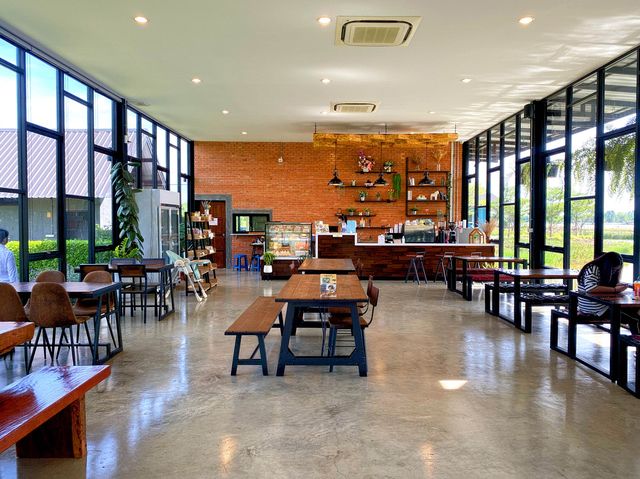 คาเฟ่แนะนำเมืองสุพรรณ Greenlake farm to Cafe’ 