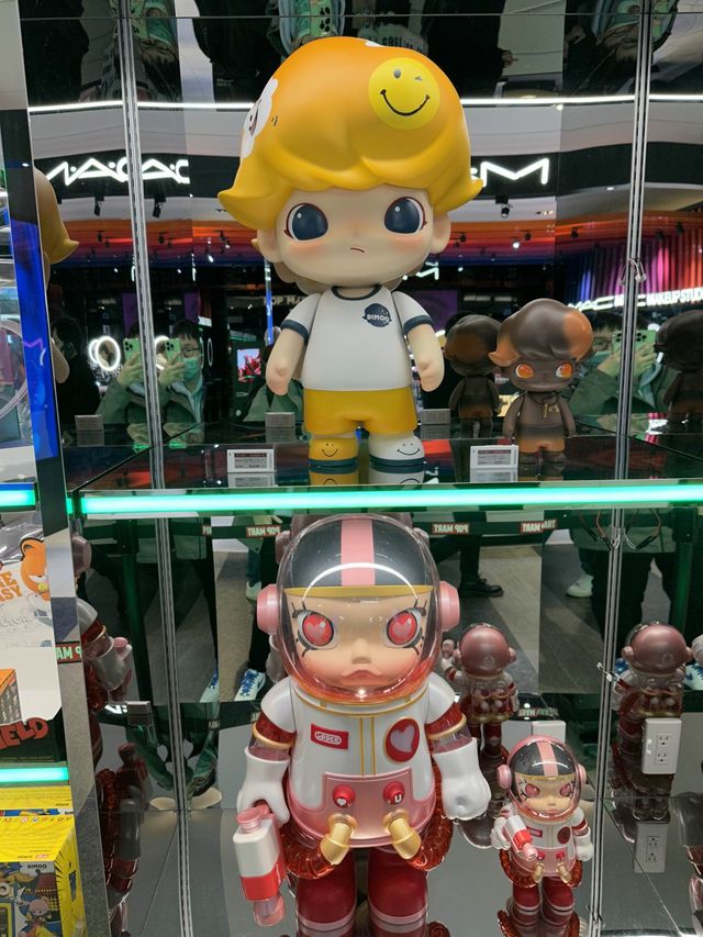 POP MART可愛的公仔專賣