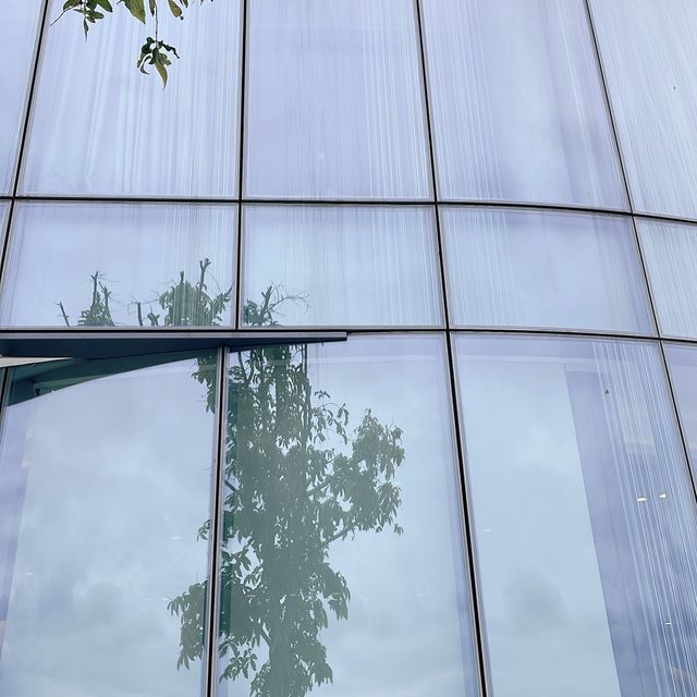 鄰近西環泳棚新景點-芝加哥大學商學院分校