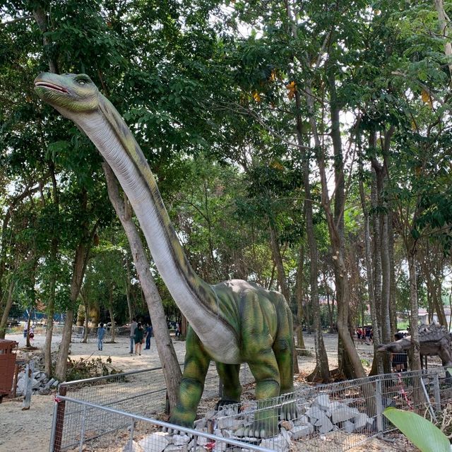 Don Hu Jurassic Park Muar