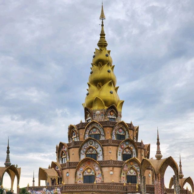 วัดพระธาตุผาซ่อนแก้ว วัดสุดสวยในเมืองไทย