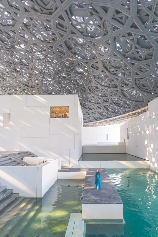 Abu Dhabi Louvre | A floating palace in the desert