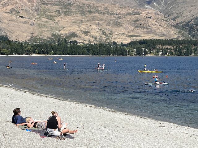 The tranquil lakeside of Wanaka Roy Bay.