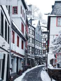 One of Germany's most beautiful town | Monschau's winter wonderland ||