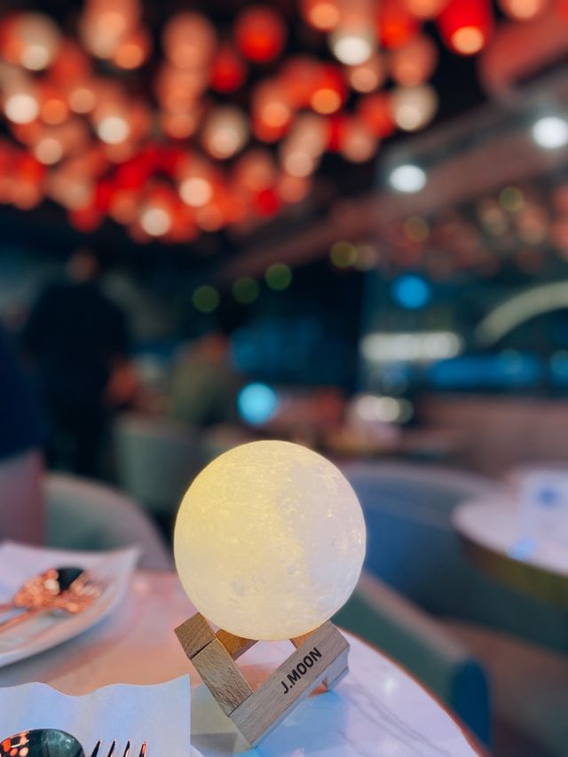 旺角打卡好去處｜月亮情調餐廳