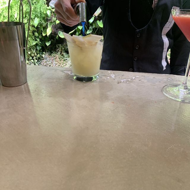 おしゃれすぎるバー