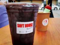 Soft House เครื่องดื่ม ไอศรีมสไตล์วัยรุ่นเมกา