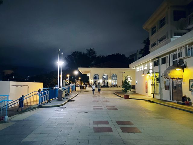 夜遊黃金海岸沙灘
