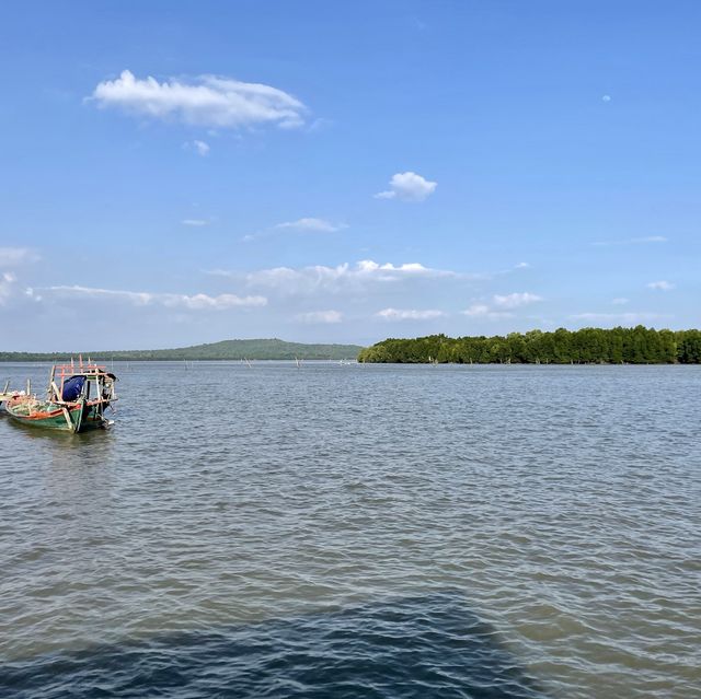 In front of Koh Themy 