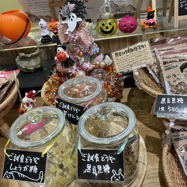 絶景 果報バンタと世界で唯一の塩工場 ぬちまーす