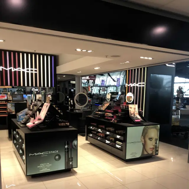 SO MANY OPTIONS AT WELLINGTON AIRPORT!!