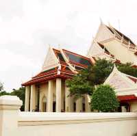 วัดไชโยวรวิหาร วัดสวย พระงาม ติดริมแม่น้ำเจ้าพระยา