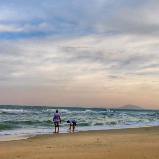 ทะเลชายหาดบ้านกรูด เงียบ สงบ เป็นส่วนตัวมาก 