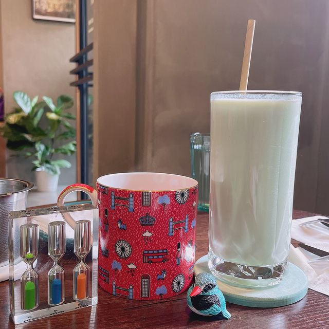 走進台北市的森林咖啡館☕️DACELO笑翠鳥 一場置身雨林中的鳥籠下午茶！