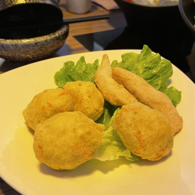 台北行天宮 撈啥鍋物🍲必品嚐特色火鍋湯底 南瓜牛奶🥛與中藥熬成麻辣湯底！