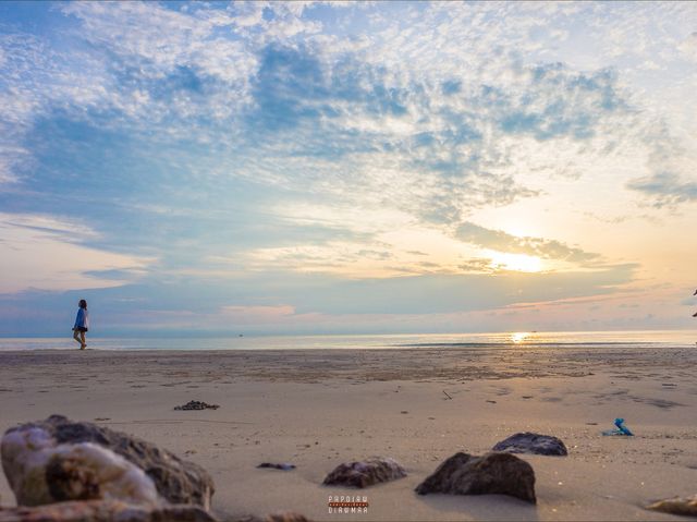 ที่พักติดชายหาดริมทะเล เขาตะเกียบ
