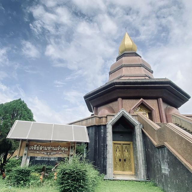 เจดีย์สามท่านเจ้าคุณ วัดไผ่ล้อม | ตราด