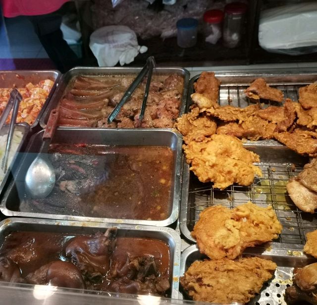 外食族的媽媽廚房…小資族的員工餐廳…松山區「吉祥便當店」一肉四菜大推薦🎉