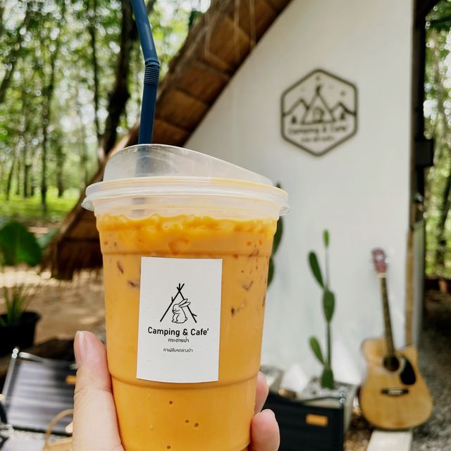 คาเฟ่กลางป่า แคมป์ลับๆ มีน้ำตก 