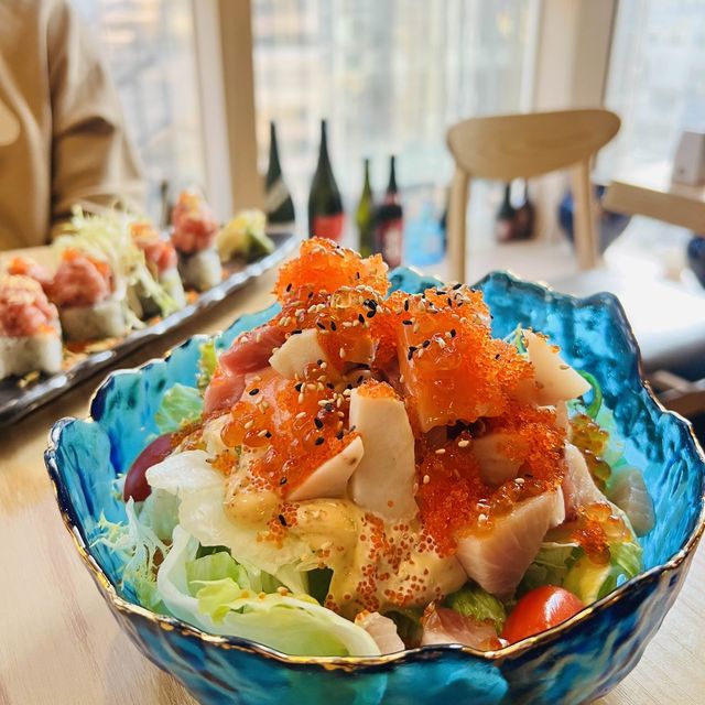 澎湃刺身沙律🥗 創意特式卷物🥢