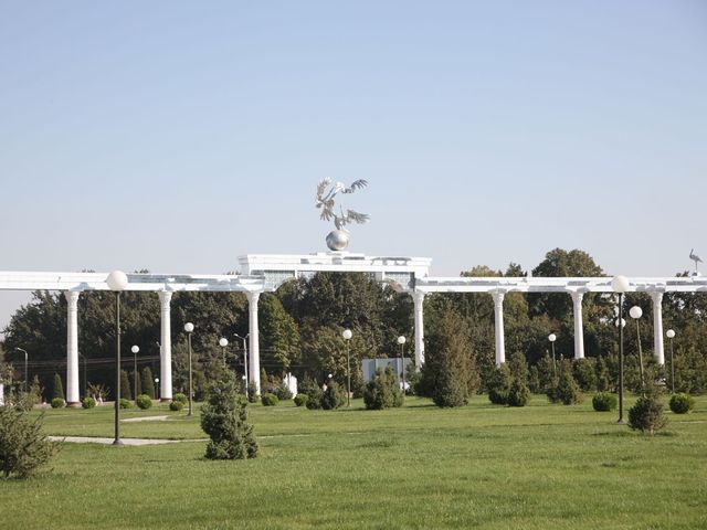 來到烏茲別克的特別花園，這個大戰和平博物館