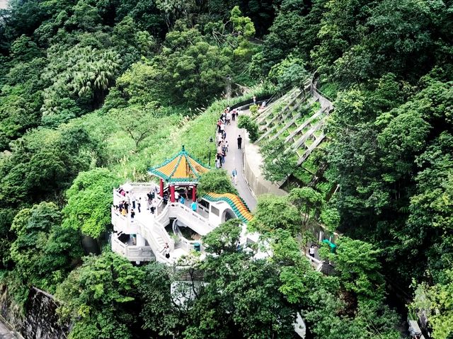 ชมวิวเมืองฮ่องกง 360 องศา At The Peak Tower 